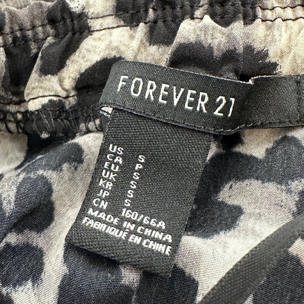 Forever 21 Leopard Romer Tie‎ Belt Figure Flattering Small Gray Black Polyester - Picture 2 of 14